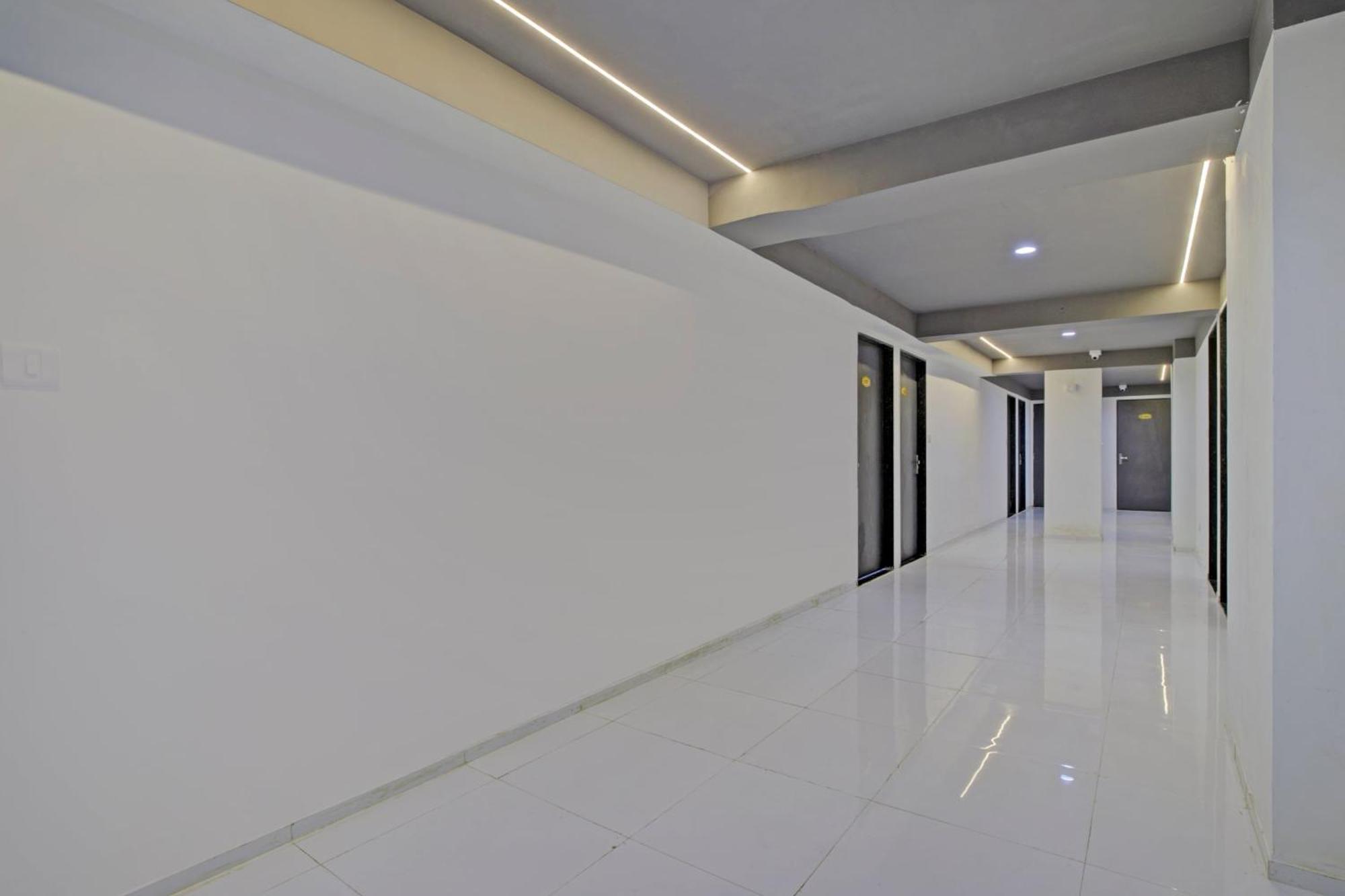 Collection O De'Pearl Hotel Сурат Екстер'єр фото