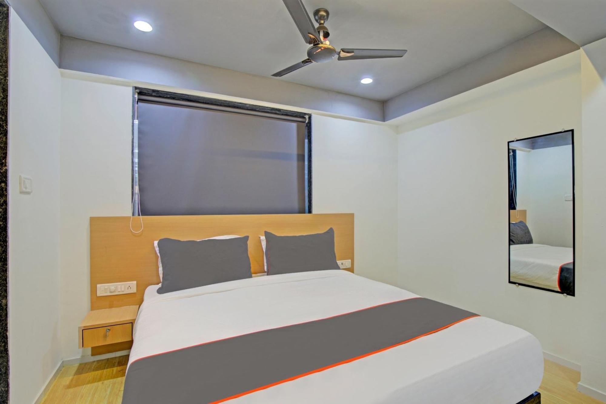 Collection O De'Pearl Hotel Сурат Екстер'єр фото